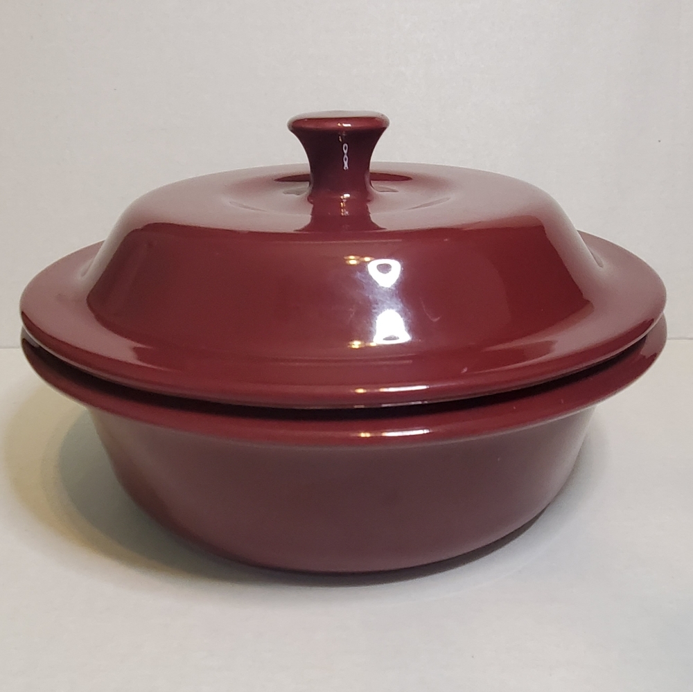 Pampered Chef Stoneware Baking Casserole Dish 6 Cup 1.5L Round Cranberry red